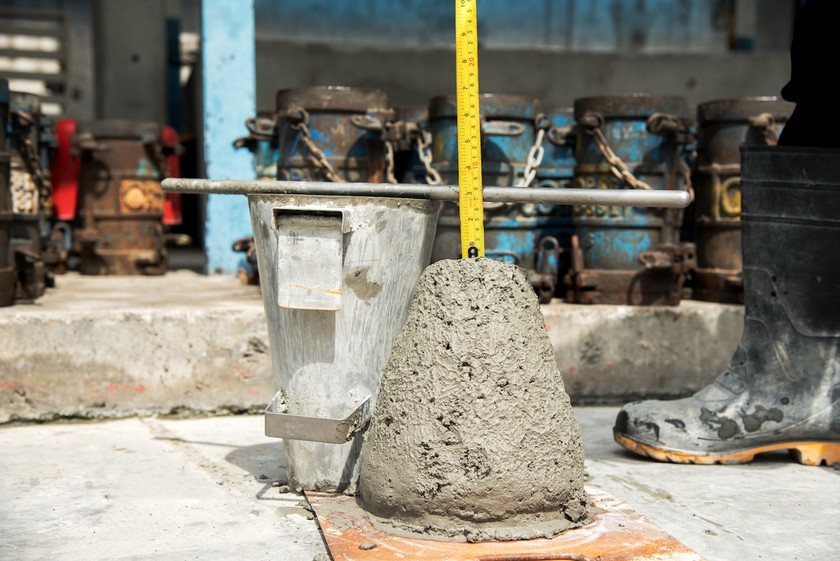 Il existe différents essais pour contrôler la consistance du béton